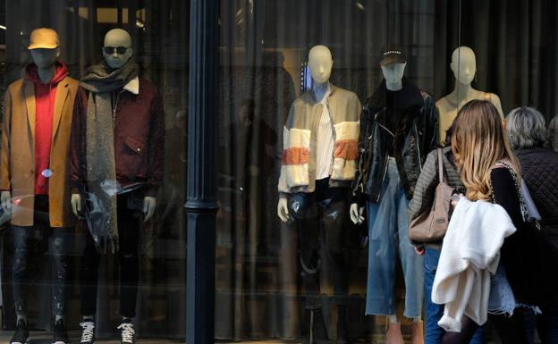 Así sufre el comercio de Valladolid las altas temperaturas del otoño