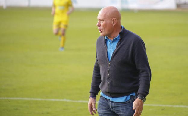 Calderé busca su primer triunfo con el Salmantino a la ‘cuarta’