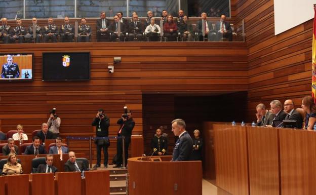Oro para reconocer a la Academia Básica de León como «brújula» de la aviación