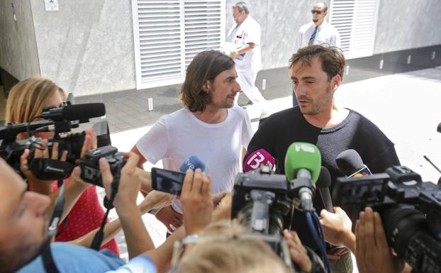 La Familia Nieto Ana Carrasco Joan Mir Y El Circuito De Cheste Pinguinos De Oro 2018 El Norte De Castilla