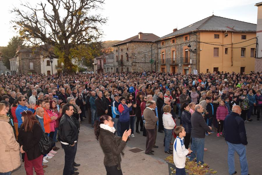 Manifestación en Velilla del Río Carrión por el cierre de la central