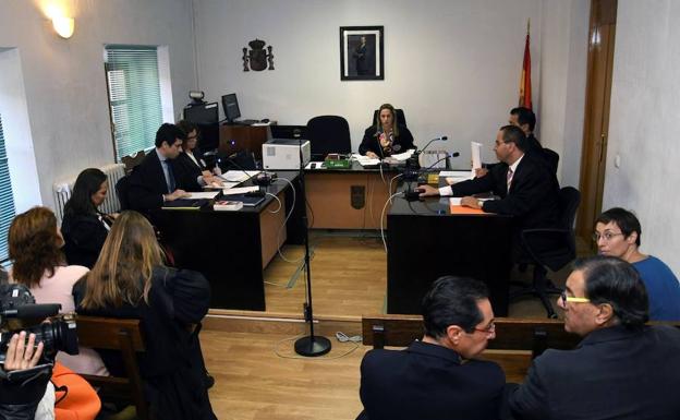 Suspendida la audiencia contra una mujer que deseó «el exterminio» de los toreros