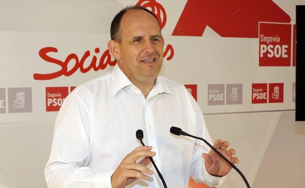 Aceves replica al presidente de la Diputación que «las prohibiciones son cosa del PP»