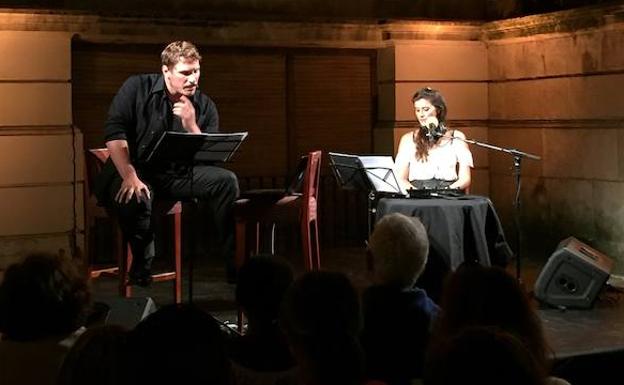 Cierra los ojos y escucha a Benedetti