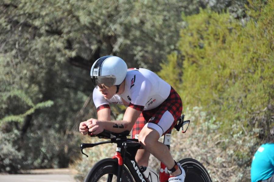 Espectacular cuarto puesto del charro Michael Alonso en Arizona