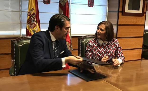 Firmado un convenio para solucionar los problemas de abastecimiento de agua
