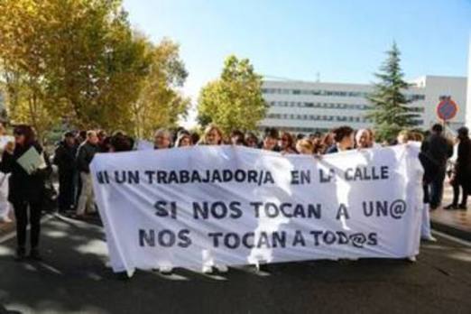 El personal de la cocina del hospital teme la pérdida de empleo ante la llegada de la línea fría