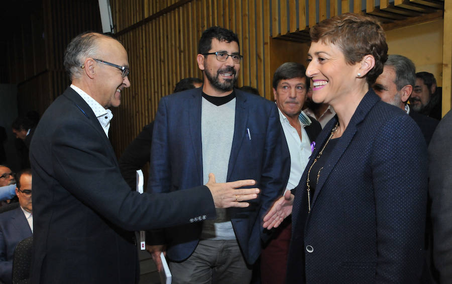 Santiago Hidalgo y Santiago Bellido presentan el libro 'Las caras del deporte'