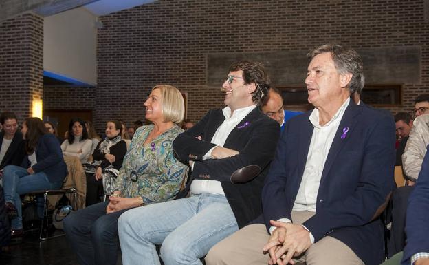 Fernández Mañueco pide a los jóvenes «ayuda y compromiso» con Castilla y León