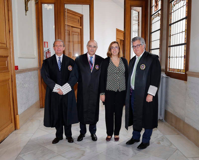El Colegio de Abogados de Palencia acoge a los nuevos colegiados y reconoce la trayectoria de los veteranos