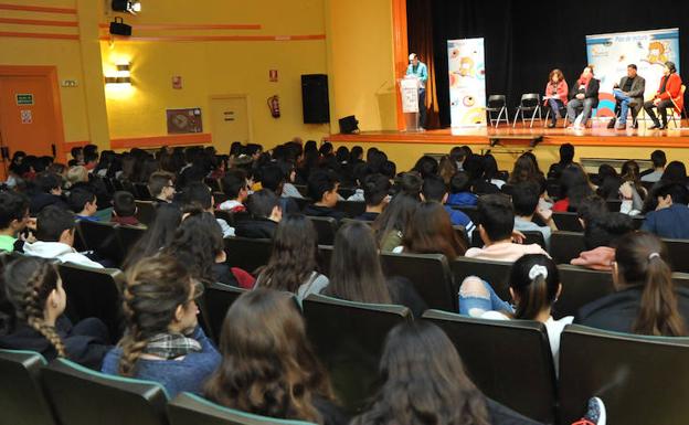 Educación a versos y humanidad de poesía