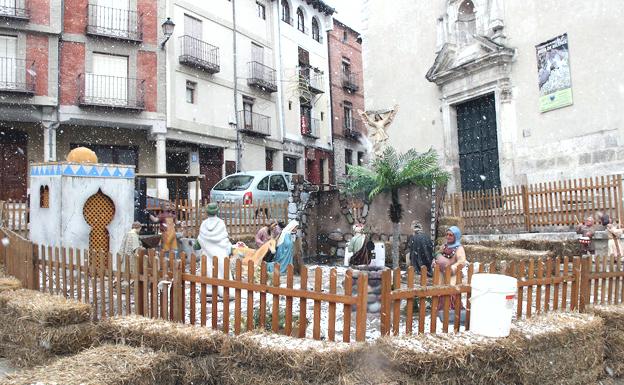 La iluminación navideña lucirá desde hoy en las calles de Cuéllar