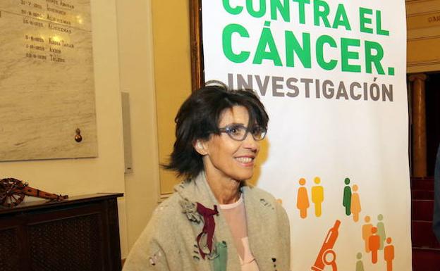 Ana Sanjosé critica la diferencia de criterios de Fernández Mañueco sobre radioterapia