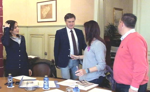 La Mesa de Diálogo Social aborda los planes provinciales de empleo