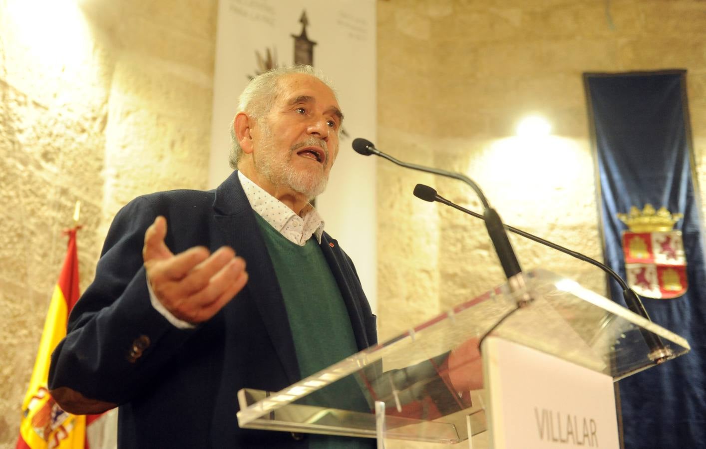 El padre Ángel participa en Villalar en el ciclo sobre la paz que organzia el Ayuntamiento