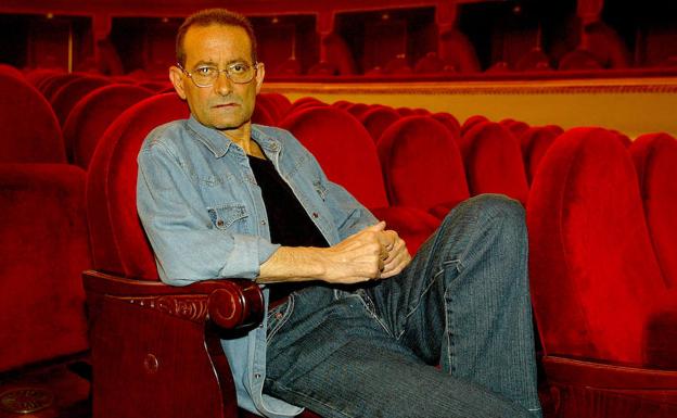 La fachada del Teatro Calderón lucirá una placa en recuerdo del dramaturgo Fernando Urdiales