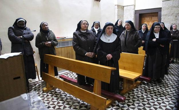 Rioseco despide a las madres clarisas
