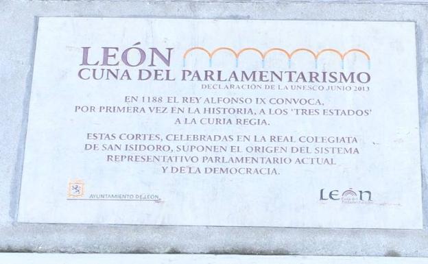 Rajoy recoge la invitación de Silván y programa en enero una visita a León tras atribuir a Reino Unido la cuna del Parlmentarismo