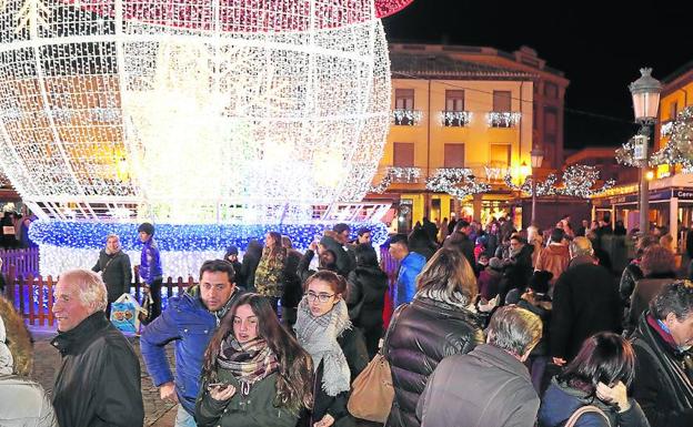 Las plazas Mayor y de la Inmaculada, grandes atracciones del puente en Palencia