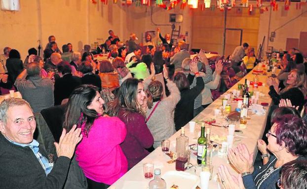 Hérmedes disfruta de unas fiestas de Santa Bárbara para comérselas