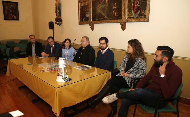 Palencia distribuirá la Luz de Belén el domingo desde la catedral
