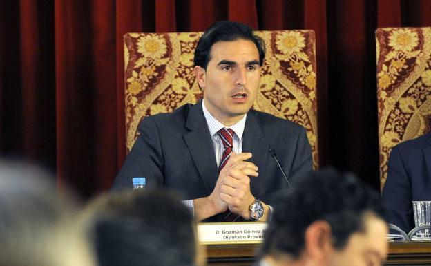 Acceden al Ayuntamiento de Nava y roban décimos de lotería y un disco duro del alcalde