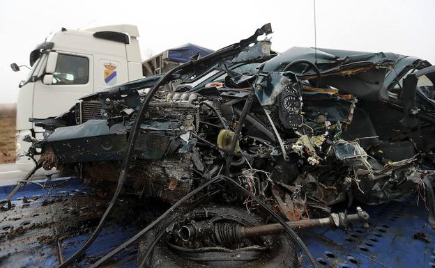 Un fallecido y un herido en un choque frontal en la N-234, en Alconada