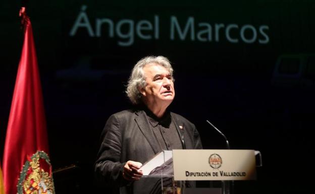 Ángel Marcos recibe con emoción el Premio Provincia de Valladolid a la Trayectoria Artística