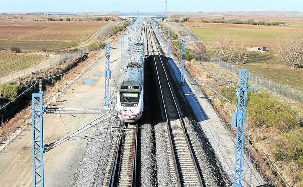 La alcaldesa cree que, sin el Ave, la crisis hubiera tenido efectos mayores