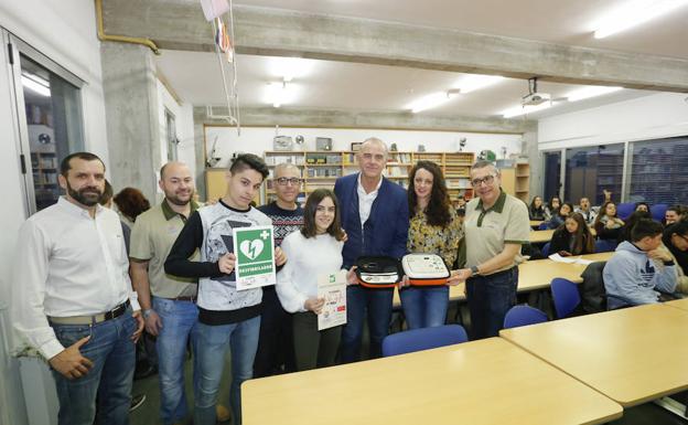 El instituto García Bernalt, primer centro educativo con un espacio cardioprotegido