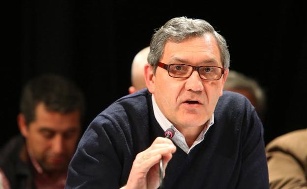 La Fiscalía solicita cinco años de cárcel para el ex alcalde de Cacabelos por un presunto delito de falsificación documental