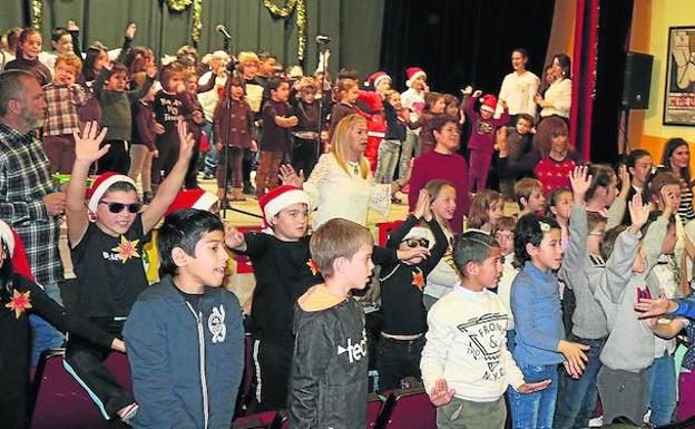 Escolares de Baltanás y Villaviudas celebran la Navidad