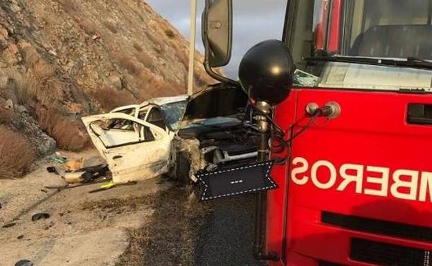 Un hombre de 77 años se sale de la carretera a la altura del cementerio