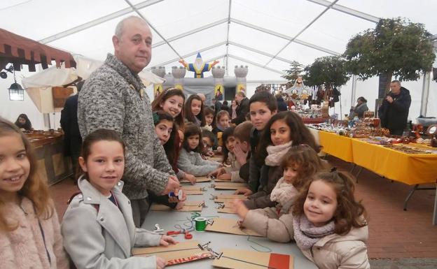 Éxito del mercado navideño en Cantimpalos