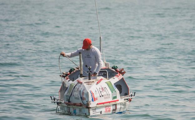 El leonés Ramón Gutiérrez compite en una travesía a remo entre Senegal y Guayana