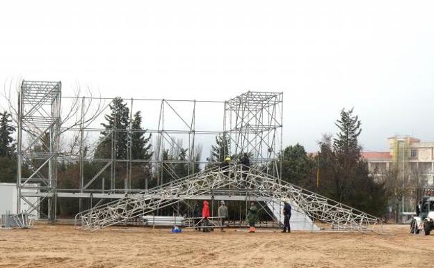400 toneladas de leña y 10.000 litros de caldo esperan a Pingüinos
