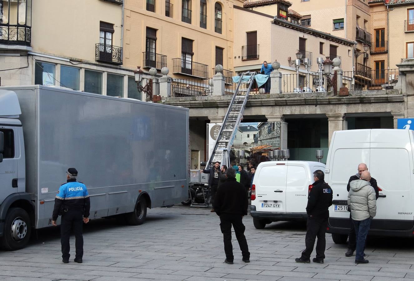 Preparativos para el rodaje de 'MasterChef' junto al Acueducto se Segovia