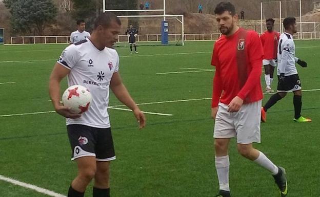 El CF Salmantino desperdicia otra oportunidad ante el colista Real Burgos