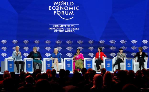 Davos pone a las mujeres al frente pero siguen mandando los hombres