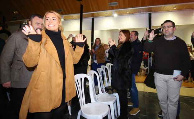 Lydia Valentín recibe el calor de Camponaraya como «símbolo deportivo de Castilla y León»