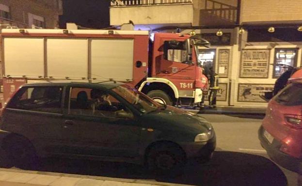 Los Bomberos de León liberan a una niña con la mano atrapada en una máquina de bolas