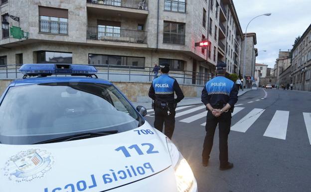 La Policía Local intercepta a un conductor negligente, drogado, reincidente y sin carné