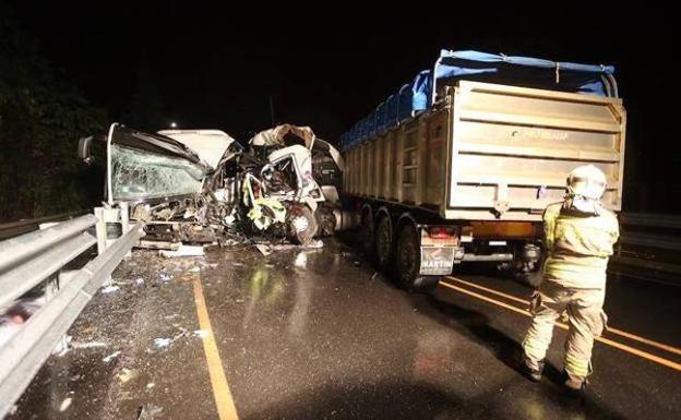 Fallece un camionero de Valle de Mena en la colisión contra un autobús en Vizcaya