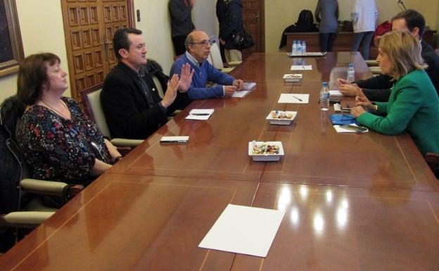 Ávila Libre de Peajes defiende la gestión pública de las autopistas en la Subdelegación