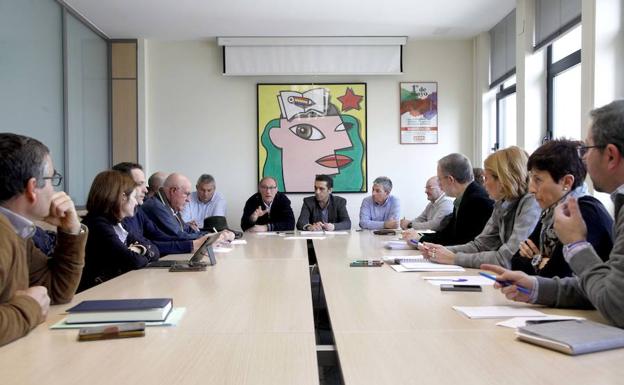 Fomento retoma el estudio del corredor ferroviario de cercanías entre Medina y Palencia