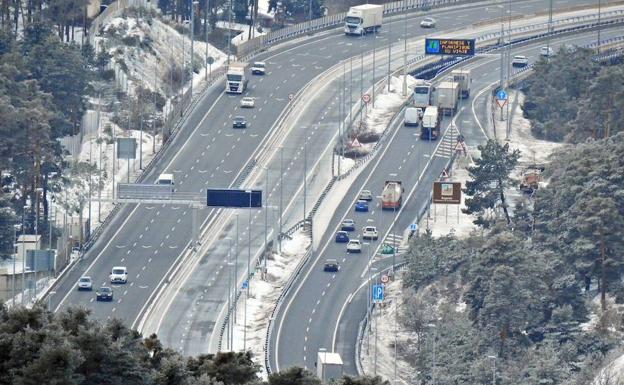 Los grupos municipales piden a Fomento que libere de peajes las autopistas