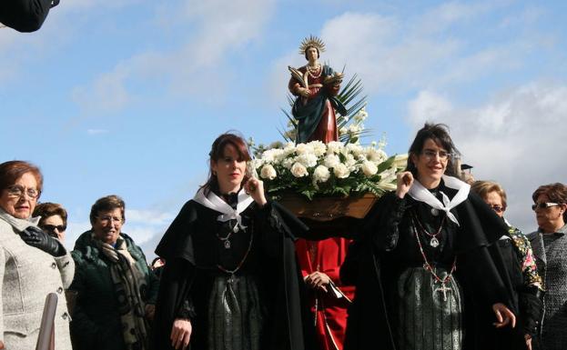 El triduo preludia los actos festivos en honor de Santa Águeda en Cuéllar