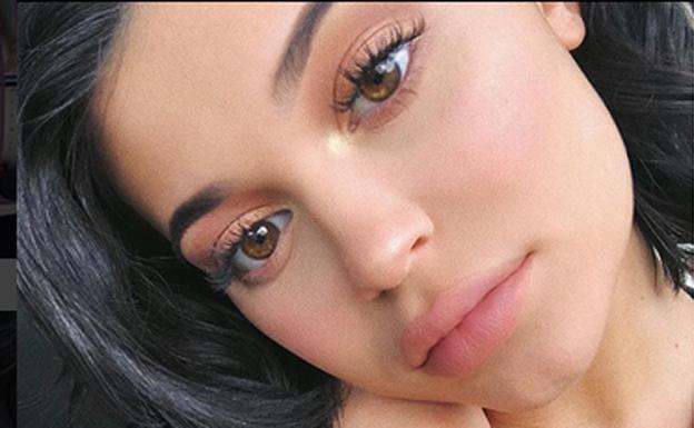 Kylie Jenner estrena maternidad