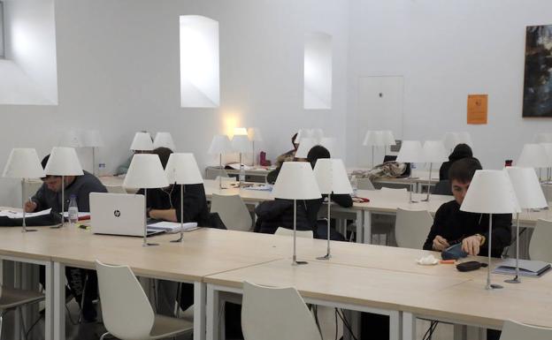 El ruido de los motores de la calefacción de Lecrác llega a 75 decibelios en la sala de estudios