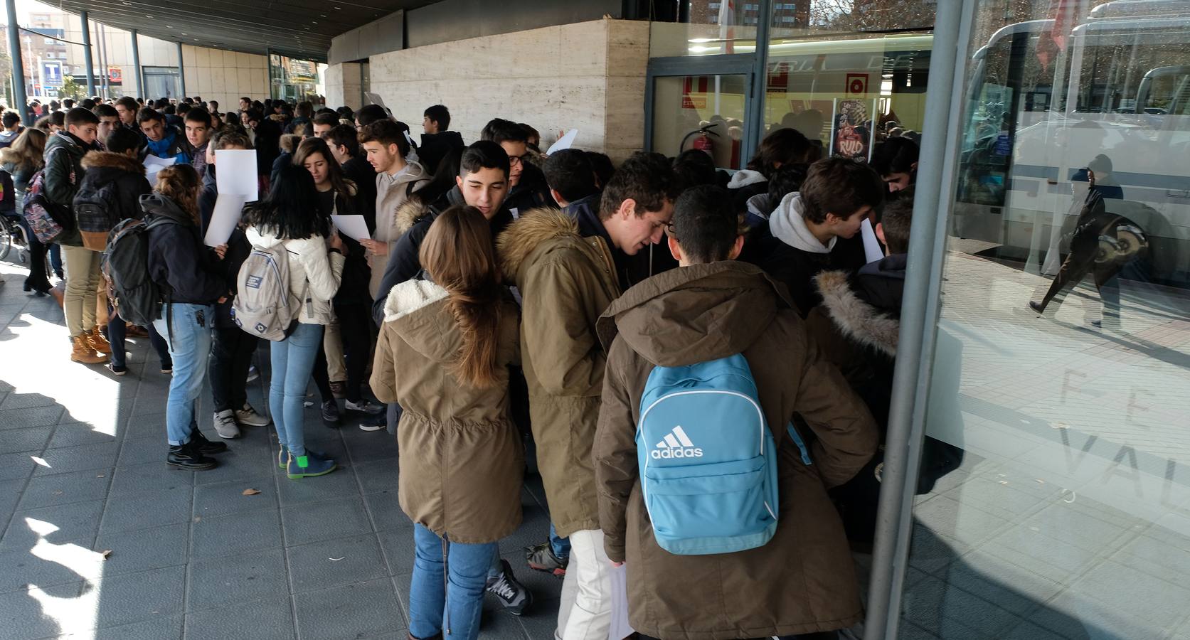 Cientos de alumnos abarrotan el Salón de Orientación Universitaria Unitour en la Feria de Valladolid
